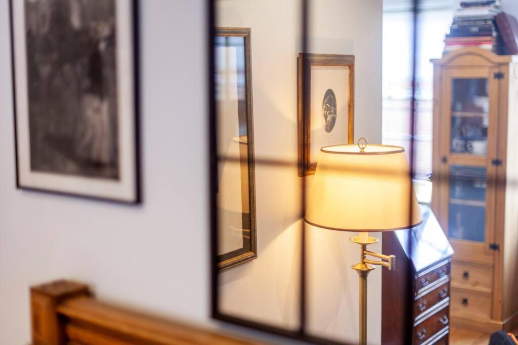 Outstanding Antique 1Br Flat In Soho Apartment London Bagian luar foto