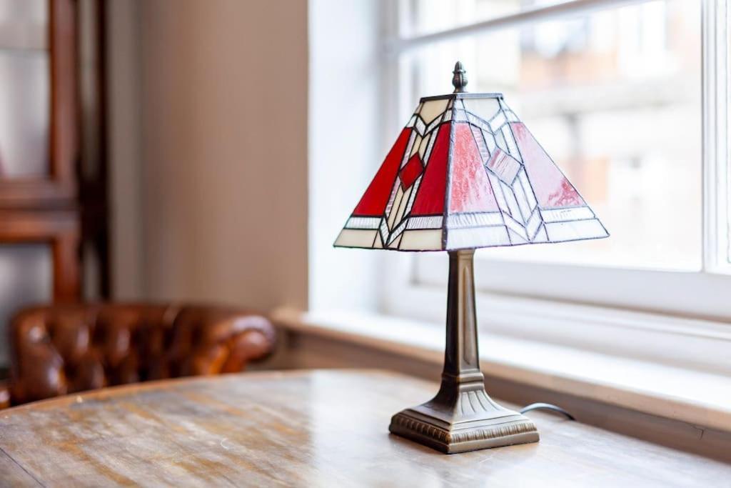 Outstanding Antique 1Br Flat In Soho Apartment London Bagian luar foto