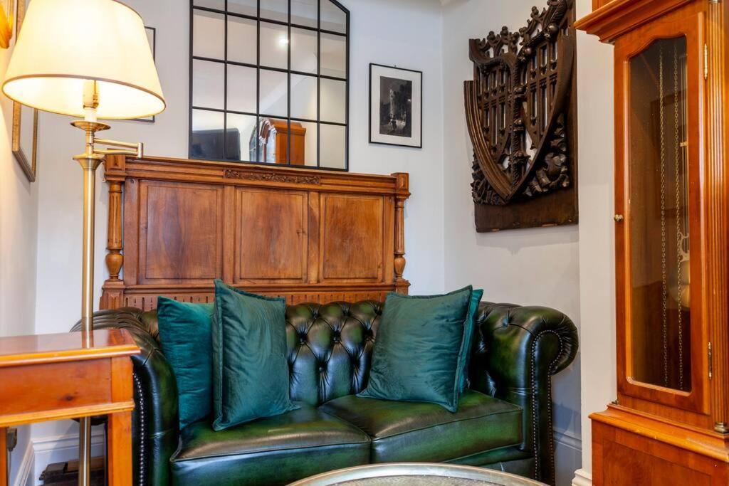 Outstanding Antique 1Br Flat In Soho Apartment London Bagian luar foto